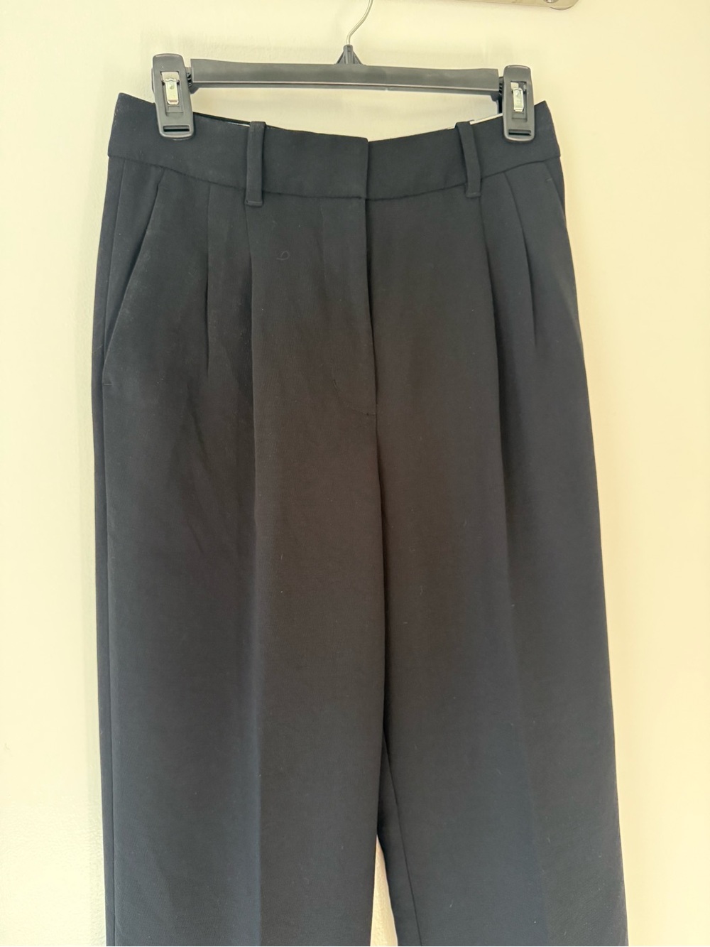Aritzia Effortless Pants Wide Leg in Black Sz 4 - Picture 2 of 3